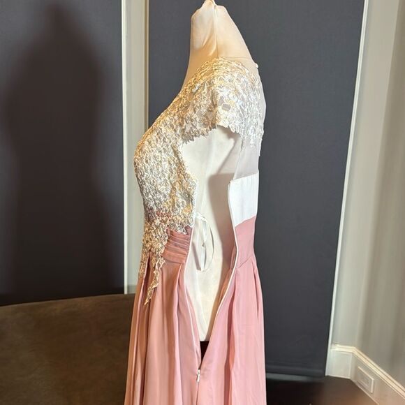 Women’s Ivory Lace Top Pink Chiffon V-Neck Cap Sleeves Formal Dress Size 4 NWT - Picture 7 of 11